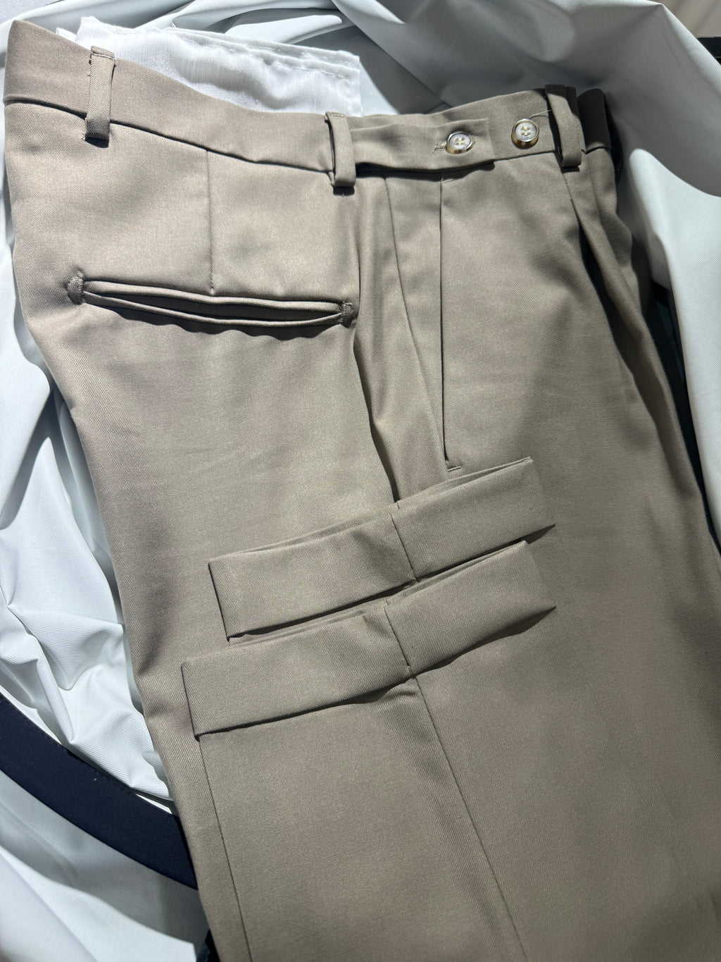 Pantaloni sartoriali 08 - frontal Pince