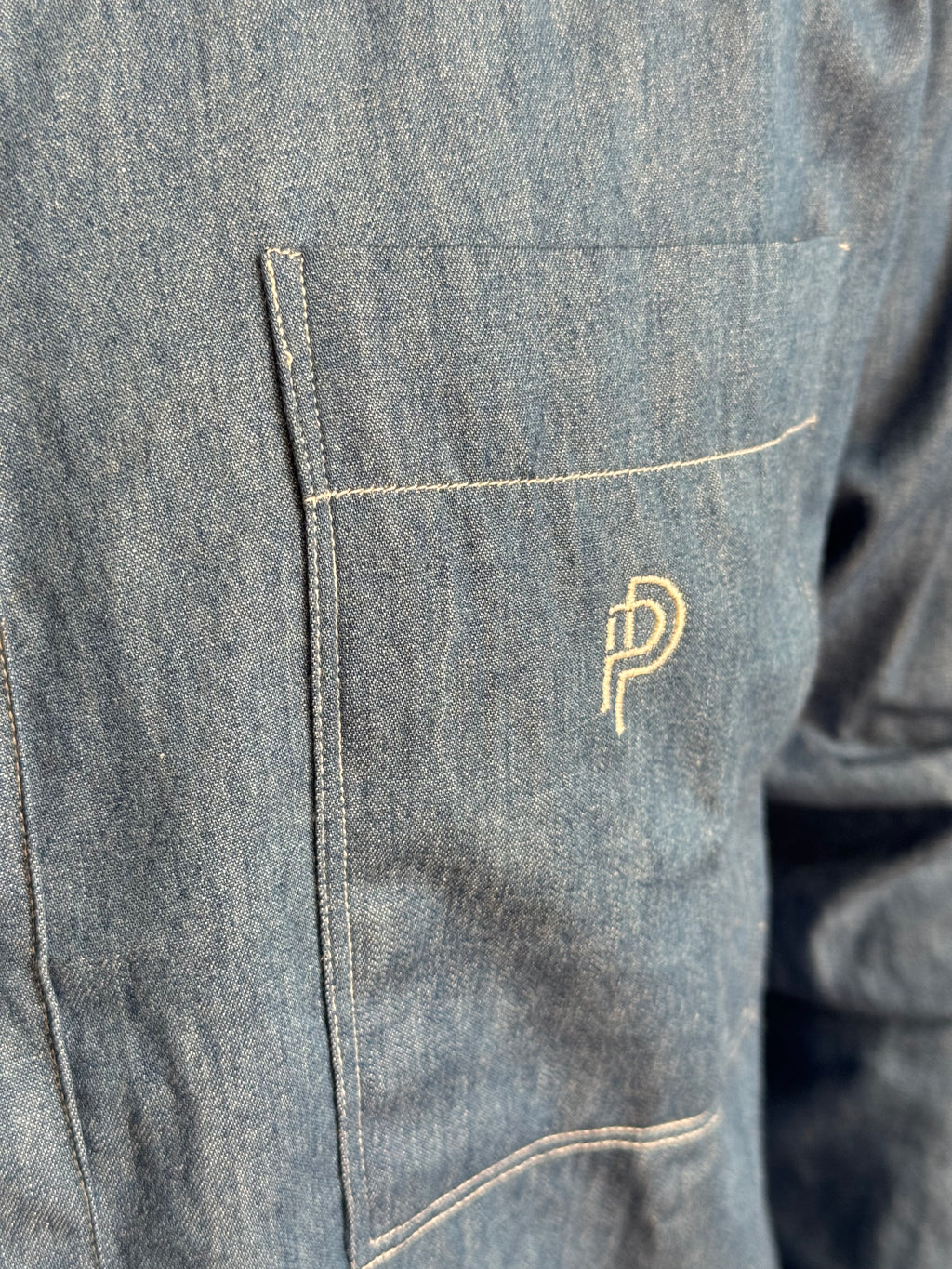 Camicia in denim regular fit  : logo Camiceria Pierro  e bottoni in ferro logaritmo