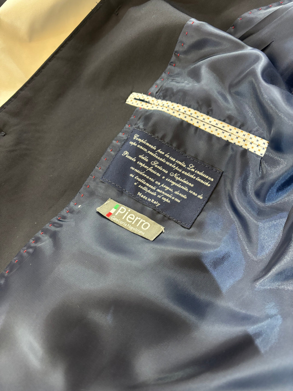 Trench Blu Sartoriale - Eleganza Contemporanea - Pieravì