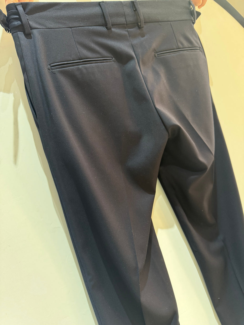 Pantalone Vita Alta Sartoriale con Fibbie Laterali | Pieraví